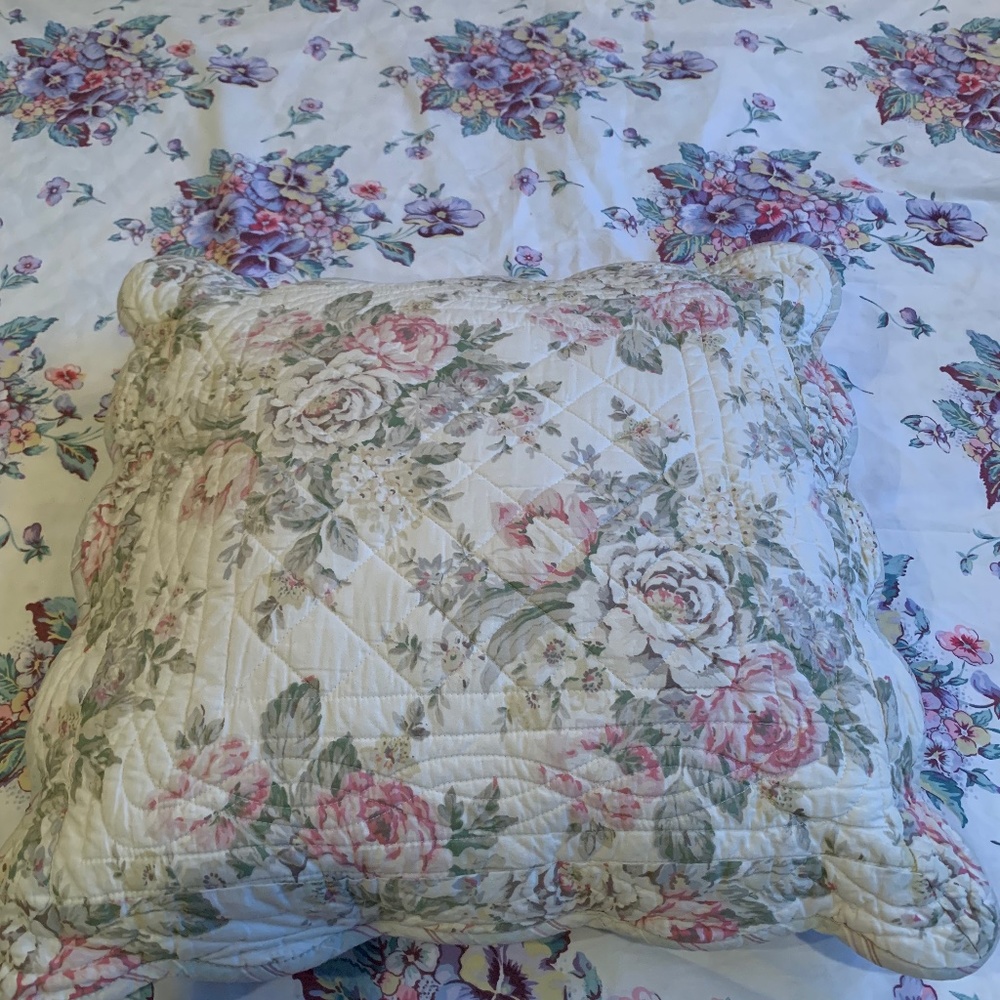 Decorative Vintage Floral Pillow Sham